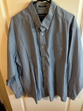 Eddie Bauer Men's Navy and White Striped Button-Down Shirt#041